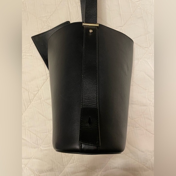 Quince Leather Bucket Crossbody Purse Bag - Picture 6 of 8